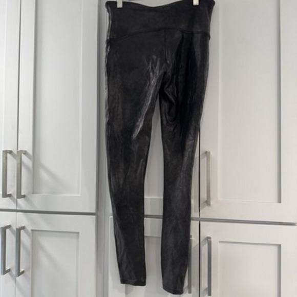 Spanx Black Faux Leather Legging Women’s XL Mid‎ Rise Shapewear - Picture 2 of 6